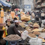 محتسبان طالبان به دکانداران: غیرحاضری به نماز جماعت جریمه نقدی و مجازات به‌دنبال دارد ـ مجله‌ی اورال